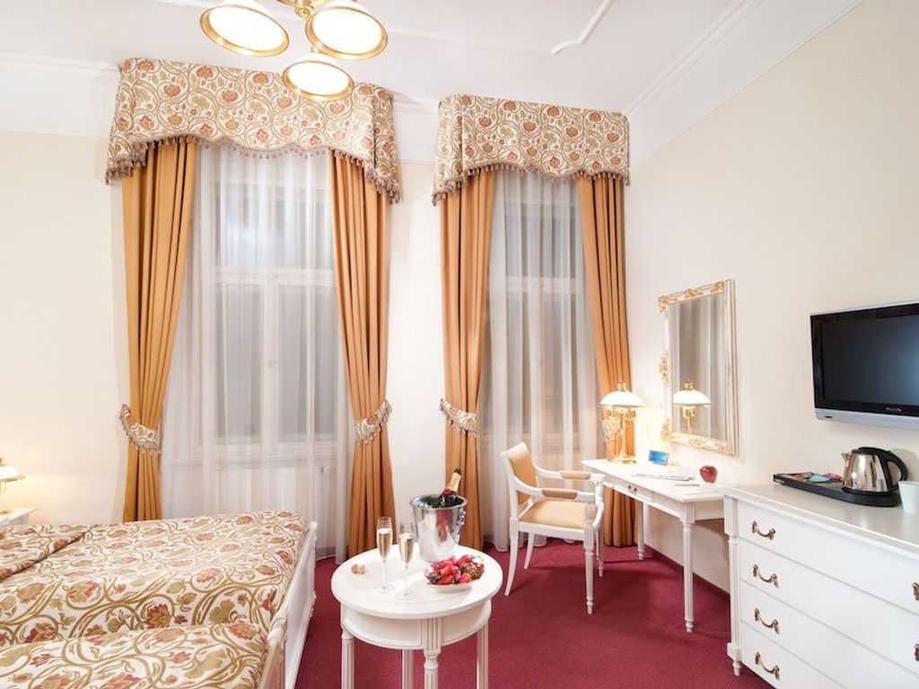 Alqush Downtown Hotel
