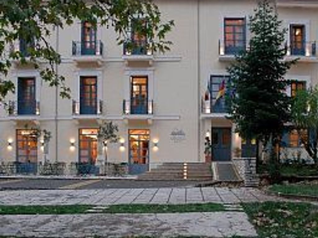 Helmos