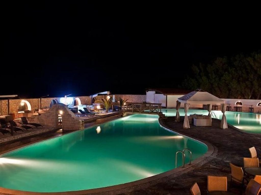 Lassion Golden Bay by Checkin