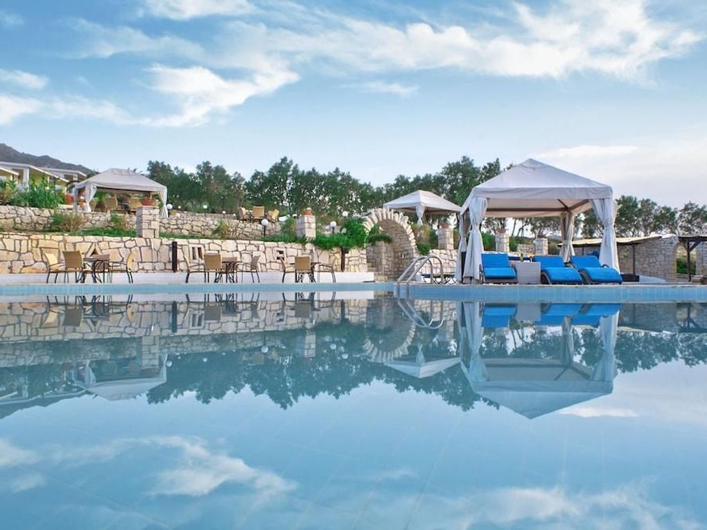 Lassion Golden Bay by Checkin