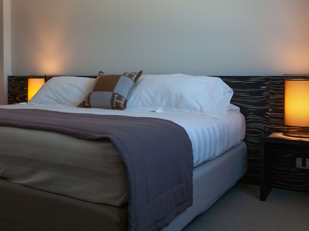 G Hotel
