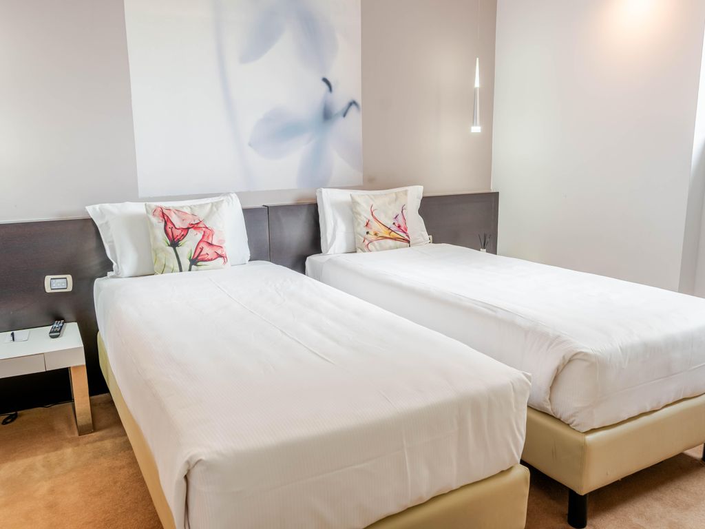 For You Hotel