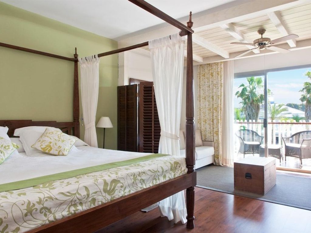 PortAventura Hotel Caribe - Includes unlimited access to PortAventura Park & 1 day access to Ferrari Land