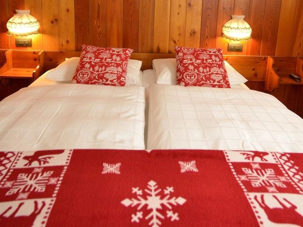ALBERGO ALPENROSE Ski&Bike Mountain Hotel