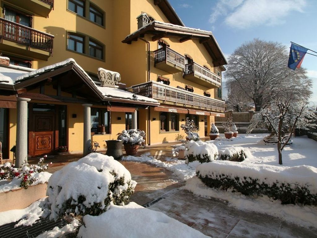 Paradise Hotel & Wellness
