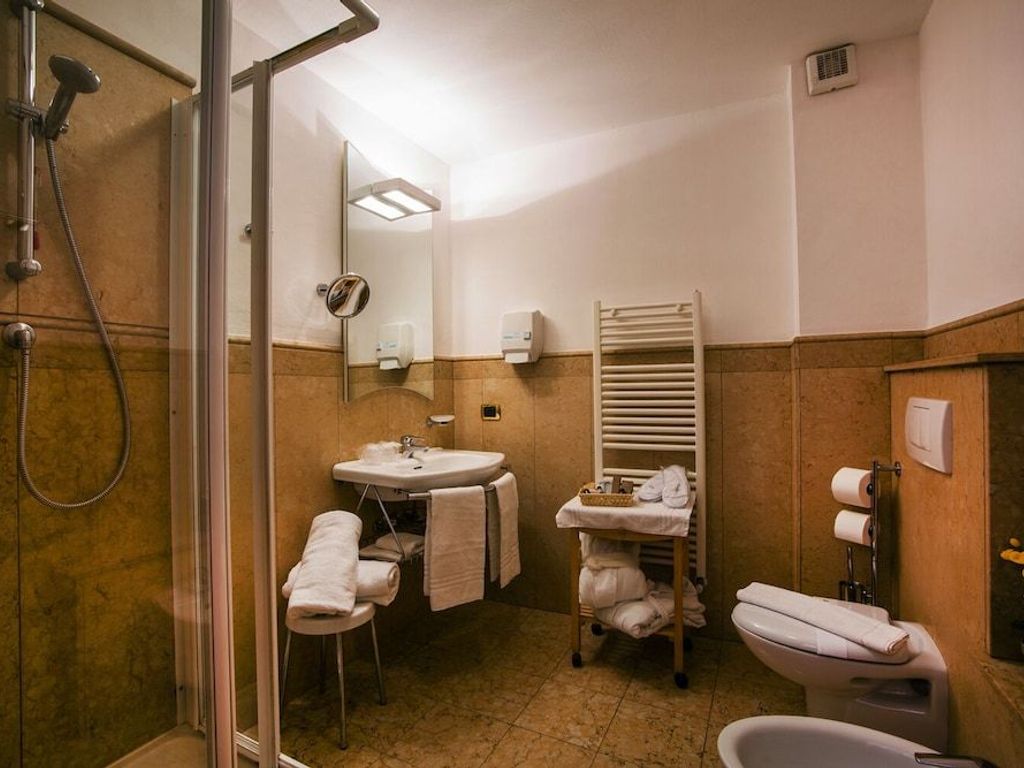 Paradise Hotel & Wellness