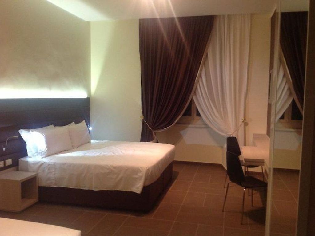 HOTEL CALIFORNIA