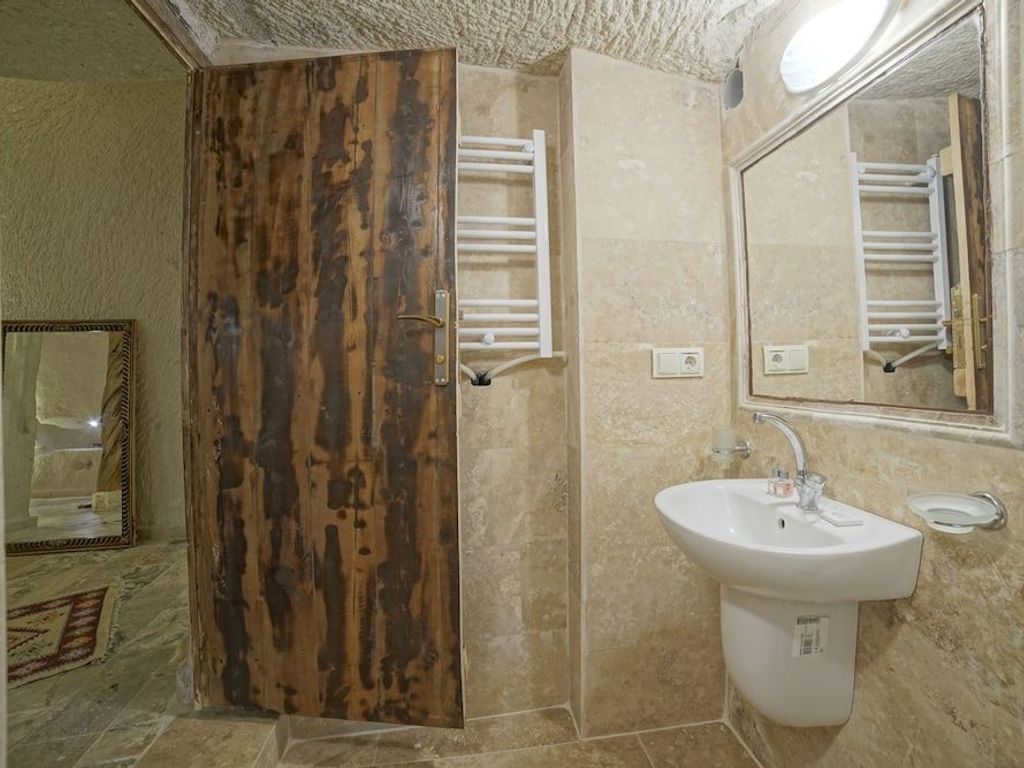 Melek Cave Hotel