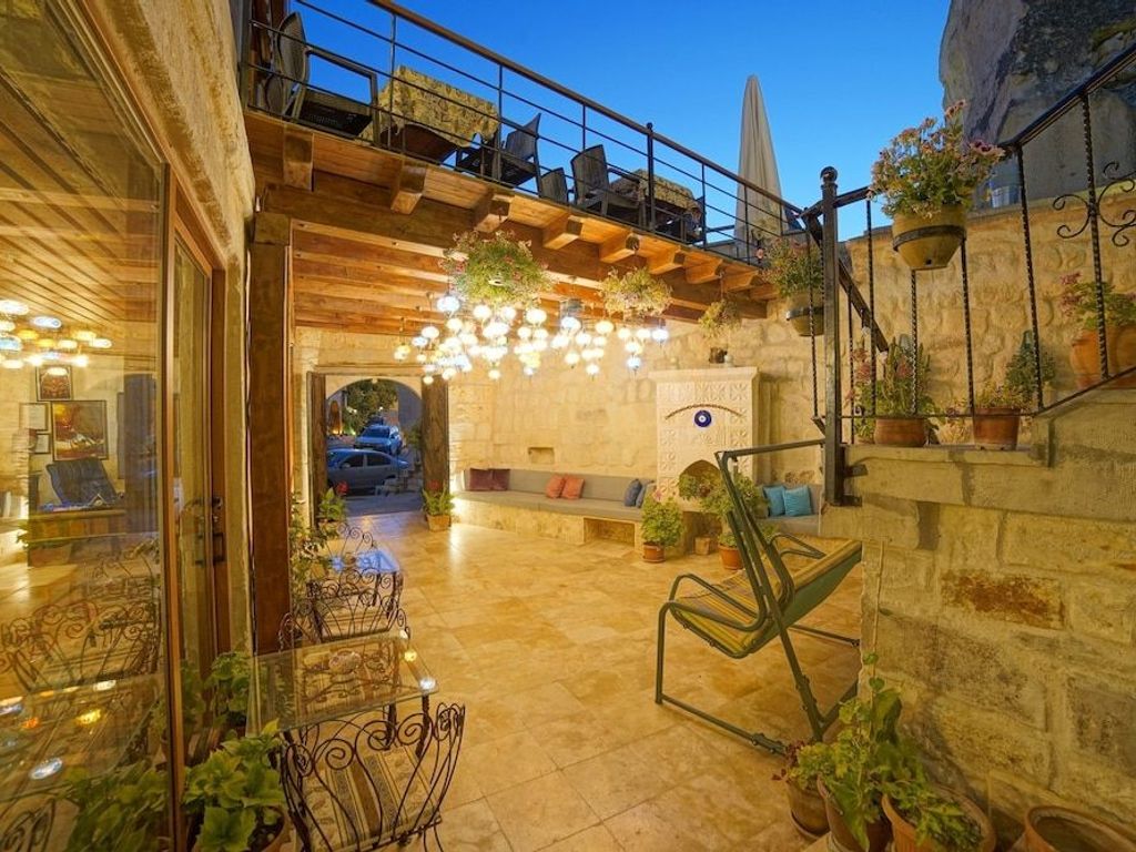 Melek Cave Hotel