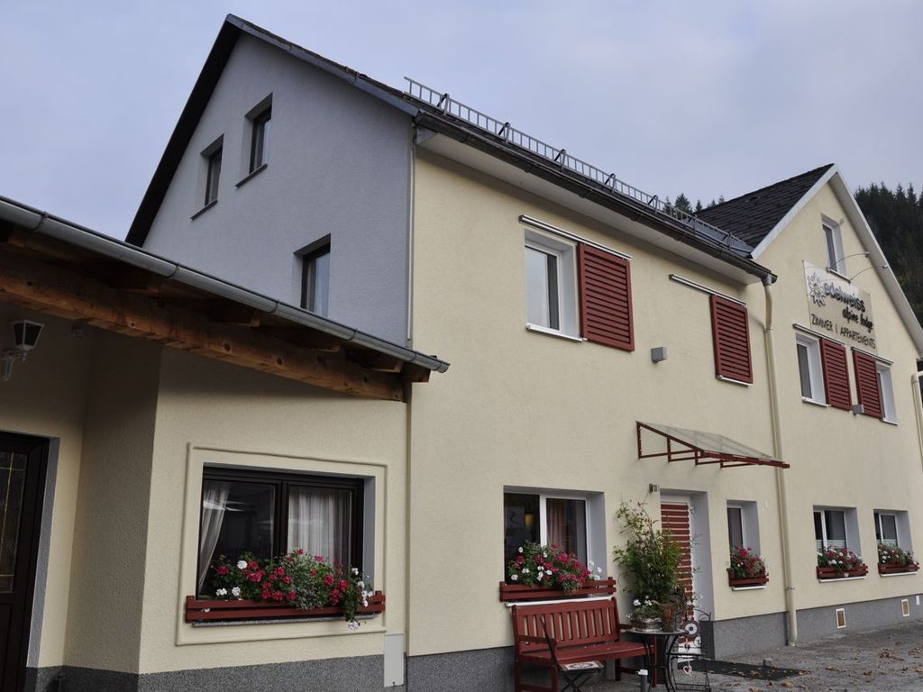 Edelweiss Alpine Lodge