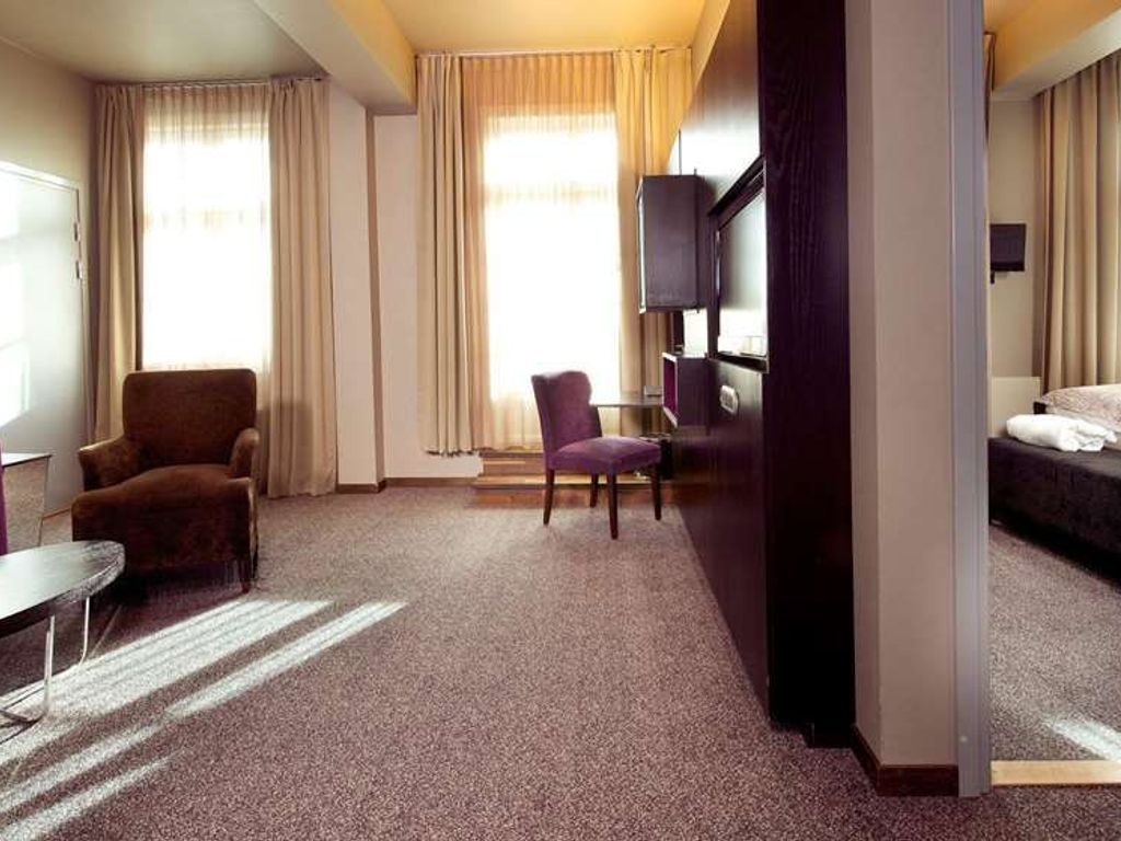 Home Hotel Folketeateret