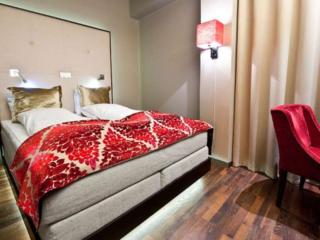 Home Hotel Folketeateret