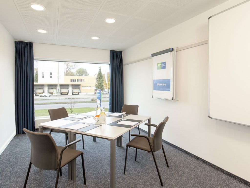 Holiday Inn Express ZÜRICH AIRPORT by IHG