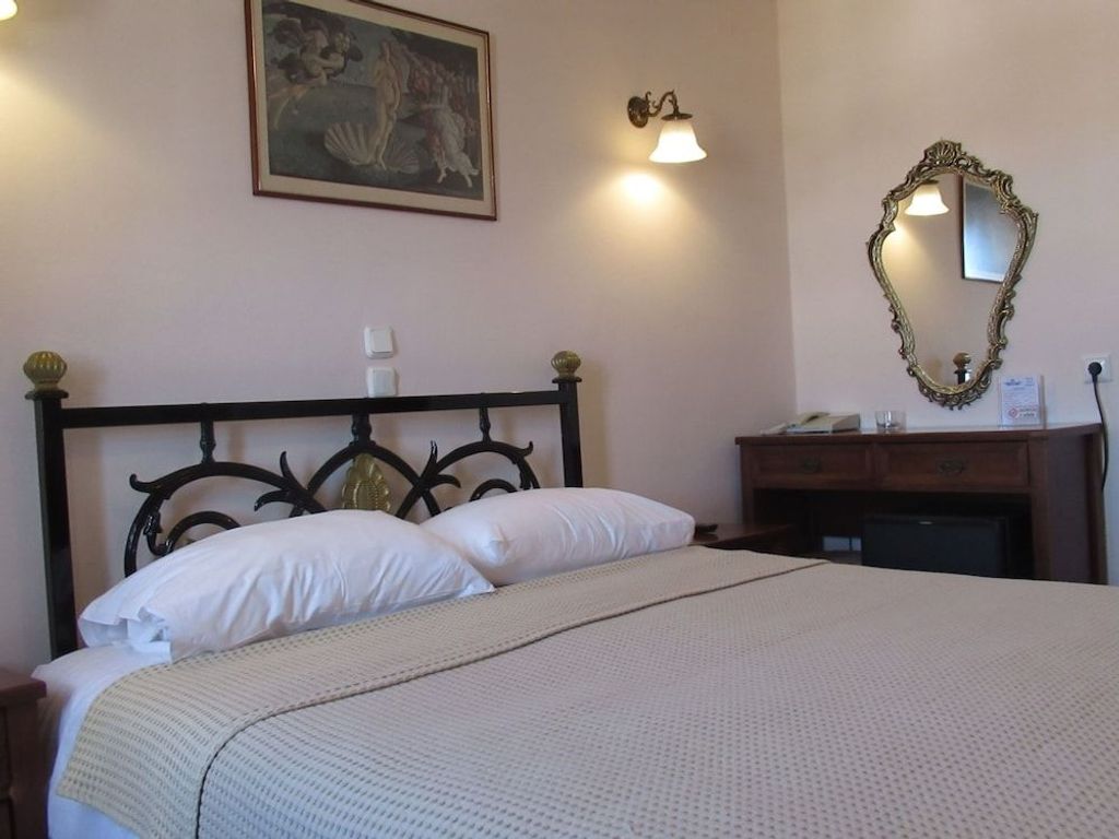Byron Hotel