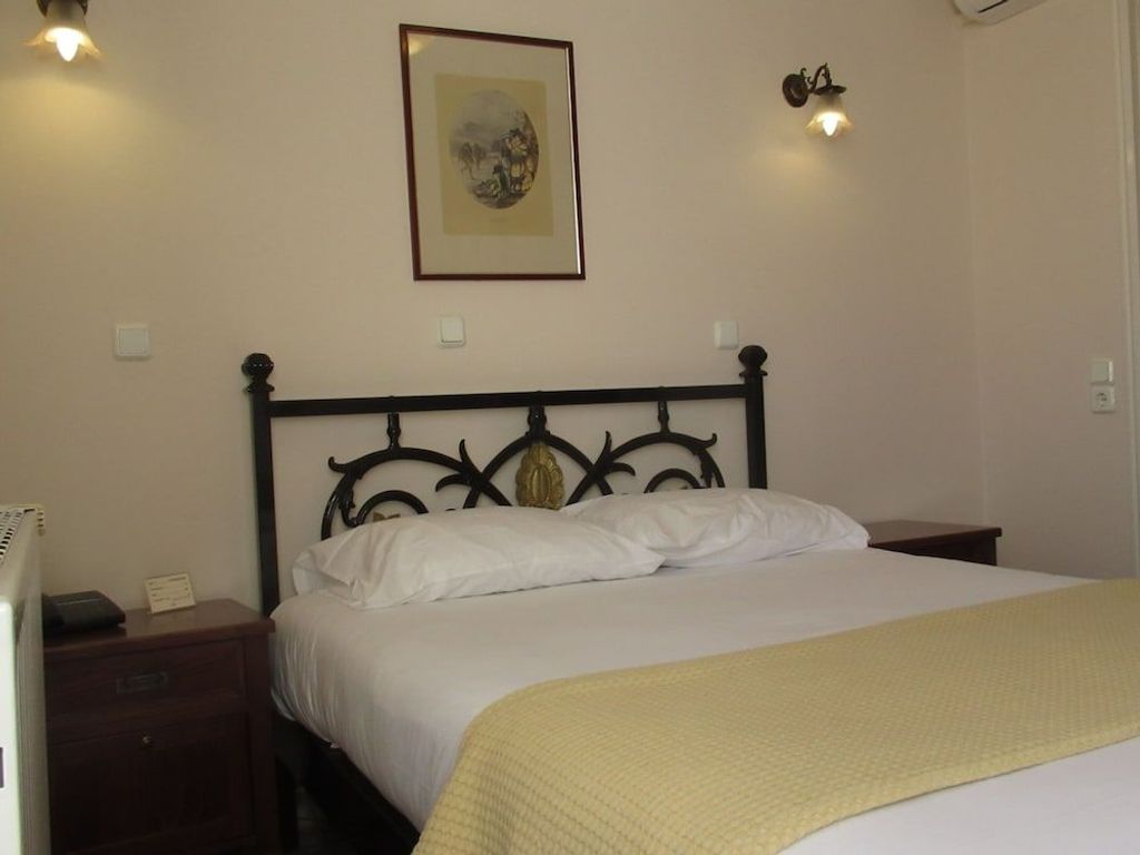 Byron Hotel