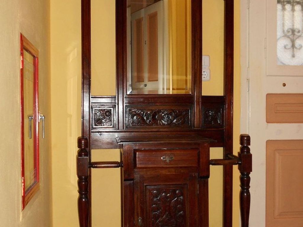 Byron Hotel