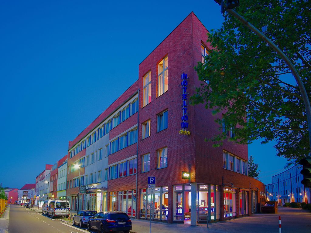 Hoteltow