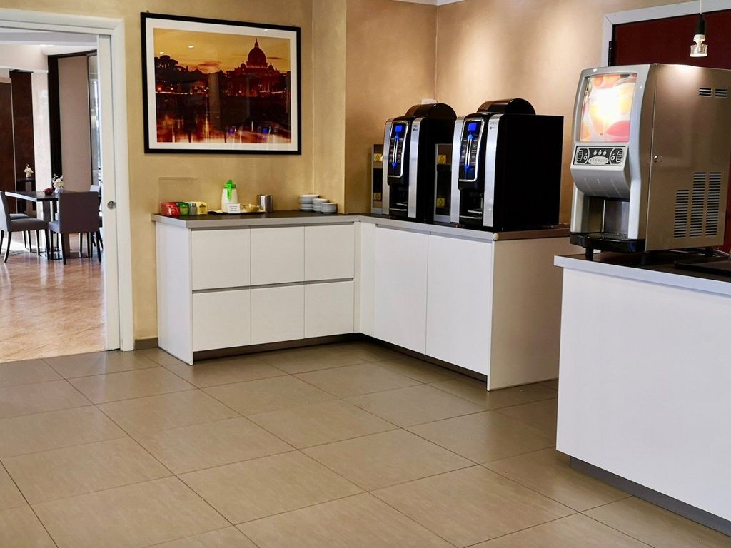 Adoro Hotel