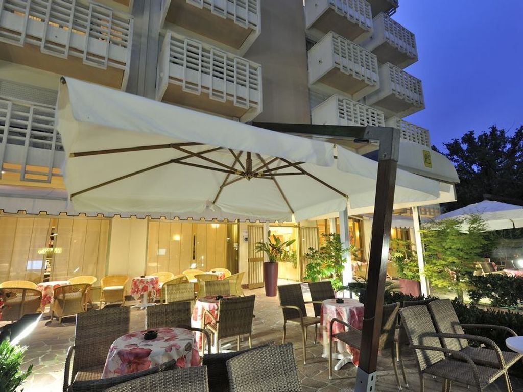 Hotel Eros