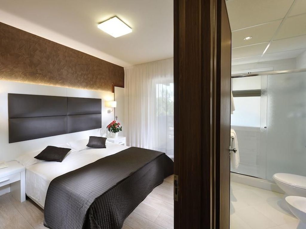 Hotel Eros