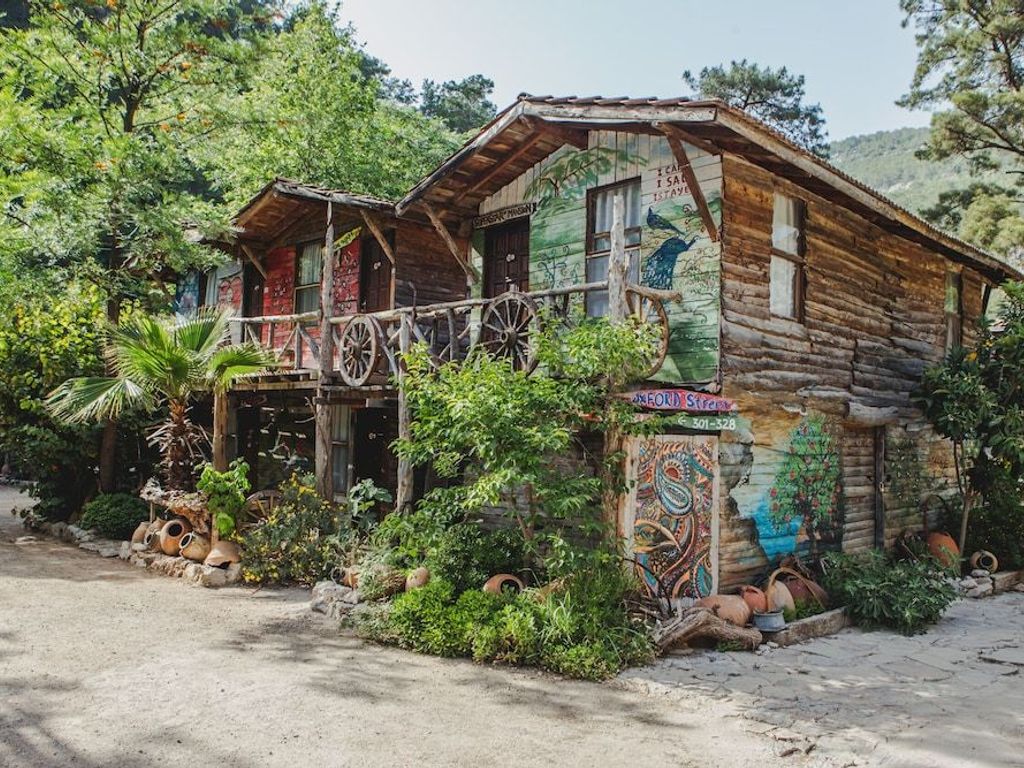 Kadir's Tree Houses