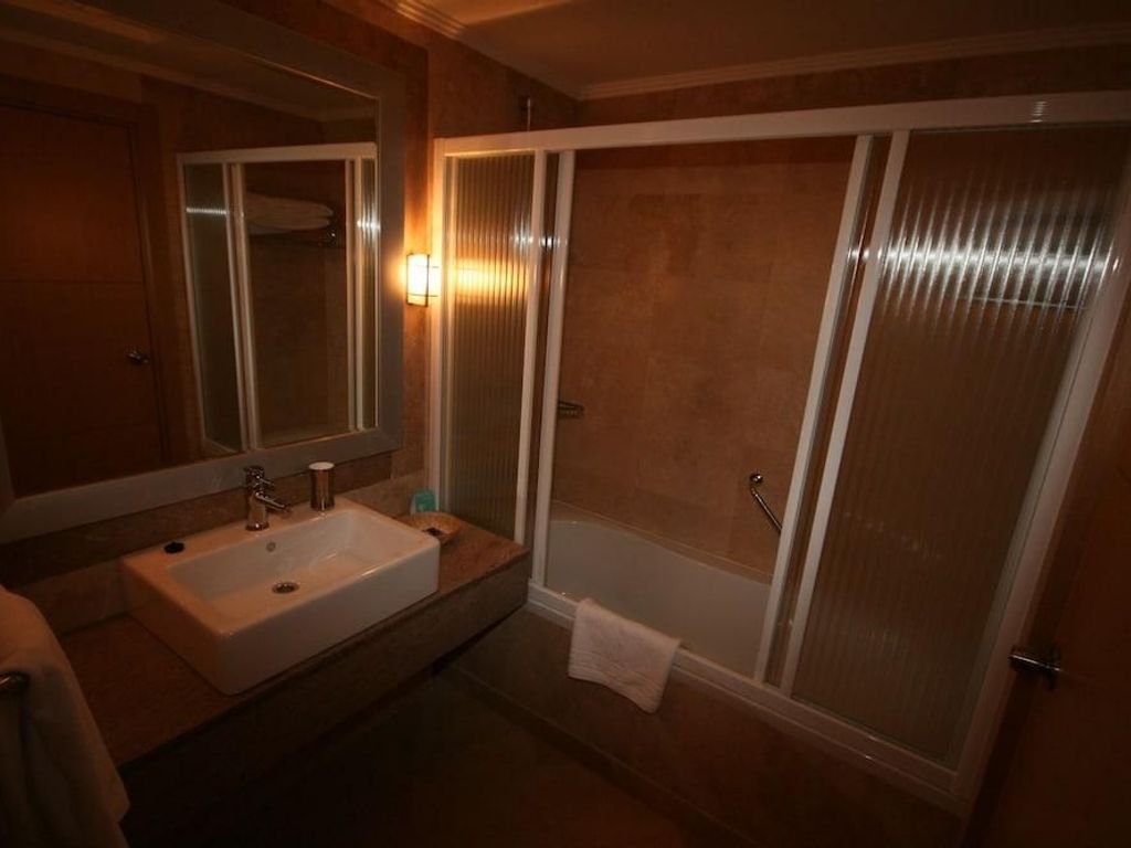 ADRINA THERMAL & SPA BEACH HOTEL DELUXE
