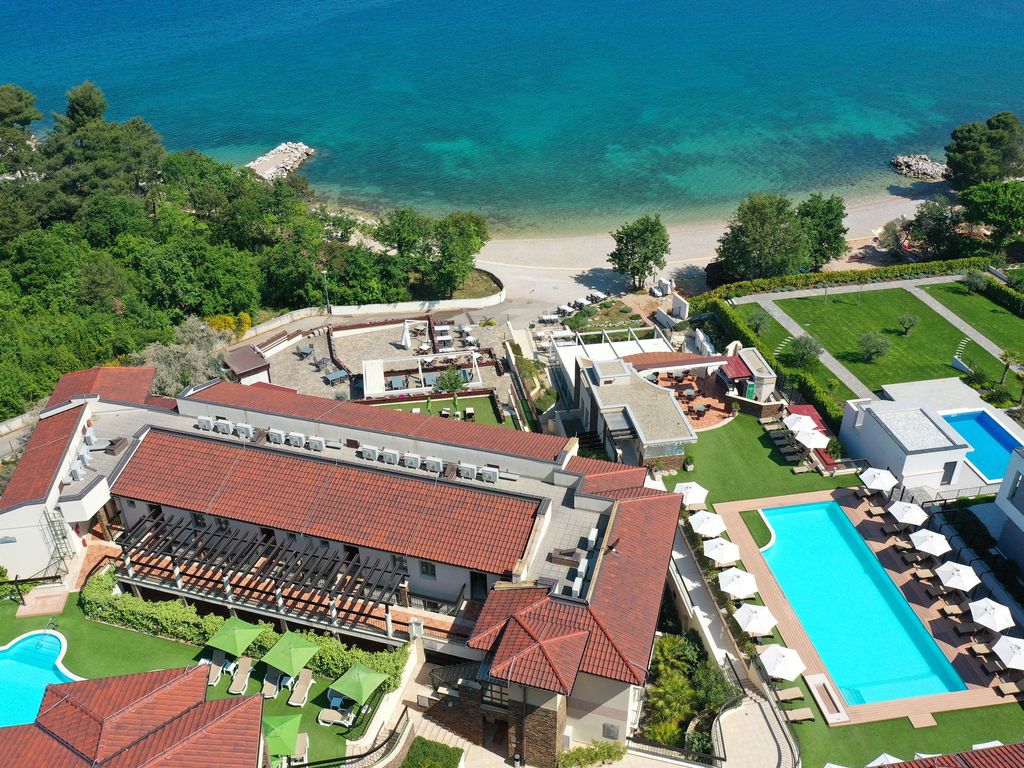 Blue Waves Resort