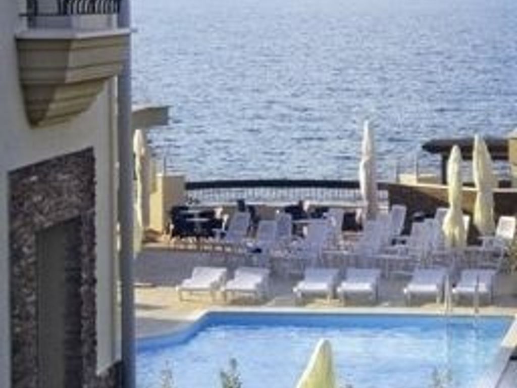 Blue Waves Resort
