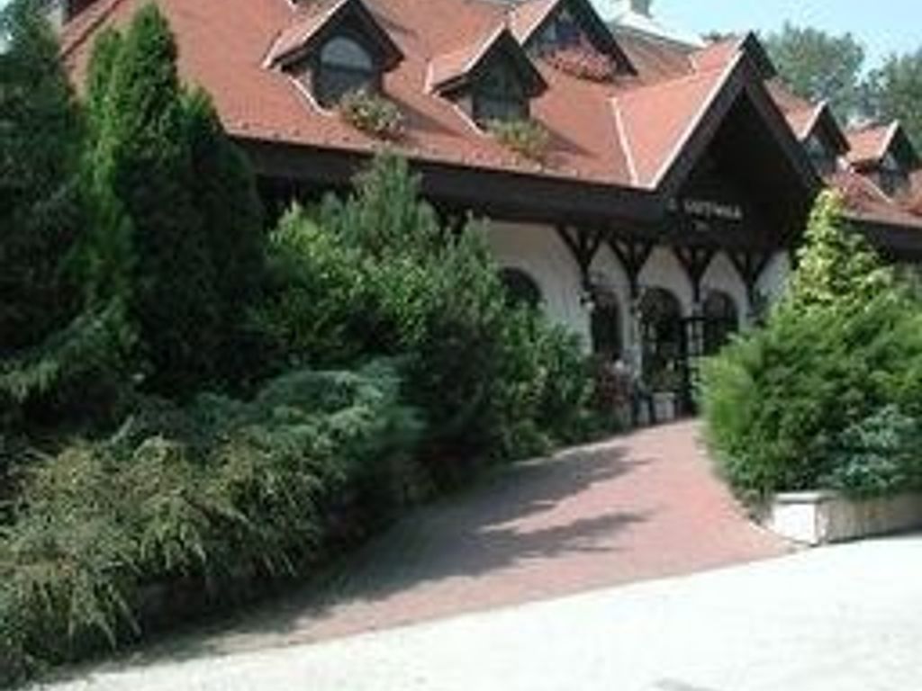 Gottwald Hotel Tata