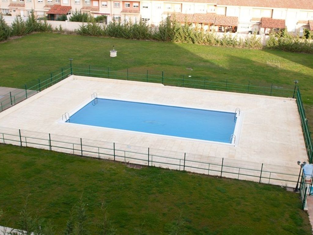 SANTIAGO LEON