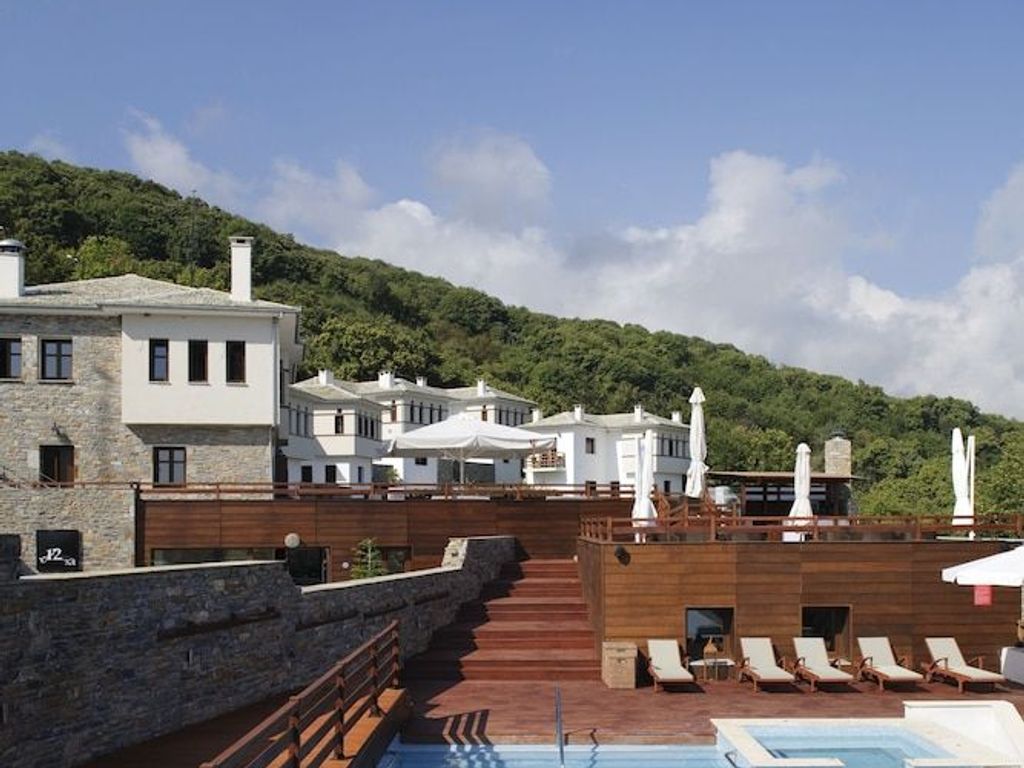 12 Months Luxury Resort