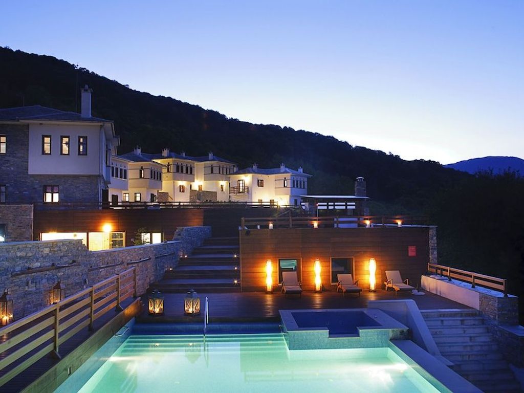 12 Months Luxury Resort