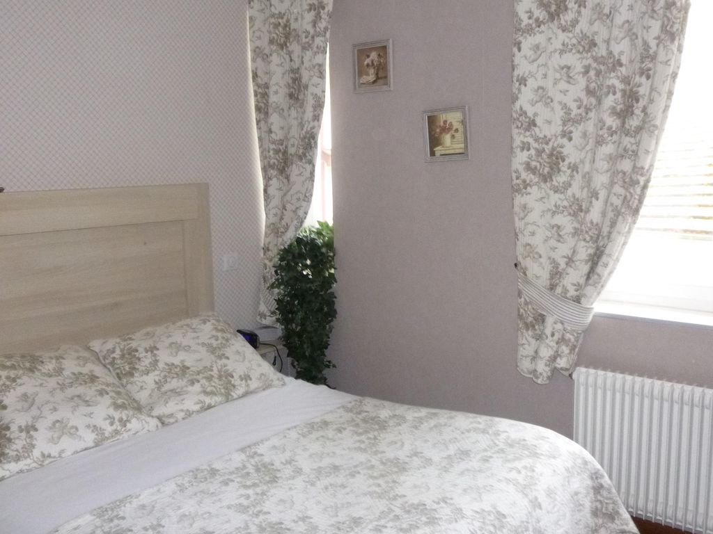 Hotel De Lion Sur Mer