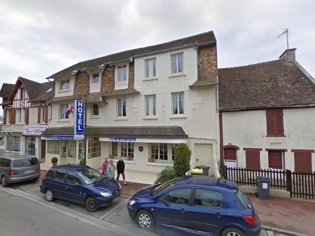 Hotel De Lion Sur Mer
