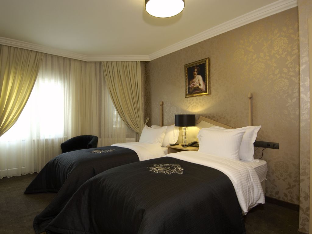 Ada Life Otel