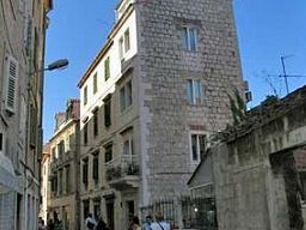 Villa Gold