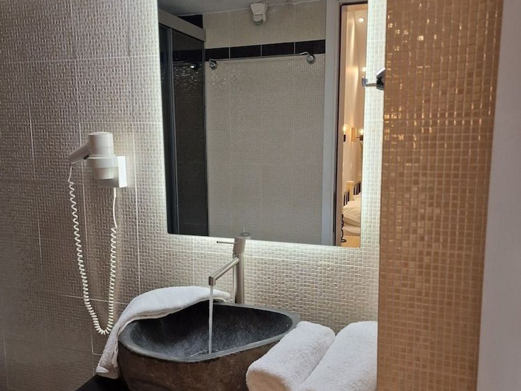 Amerisa Suites & Villa