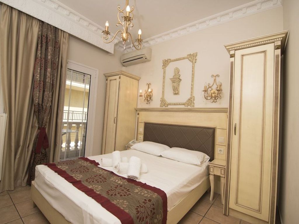Parthenon Art Hotel