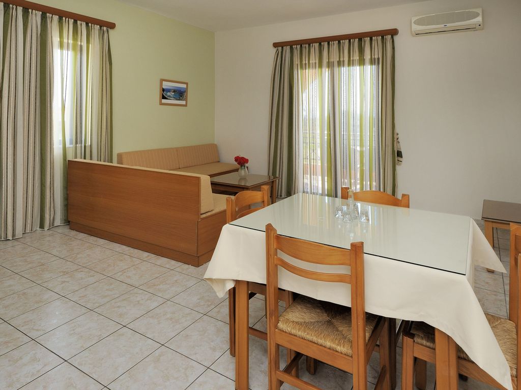 Nanakis Beach Apartments