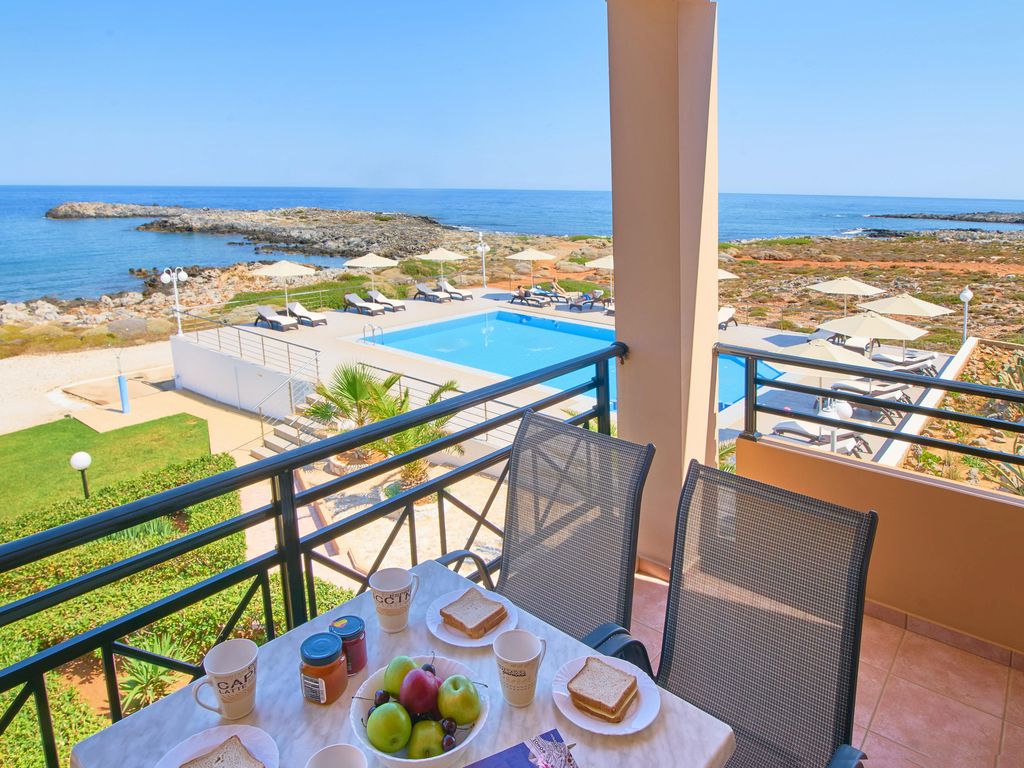 Nanakis Beach Apartments