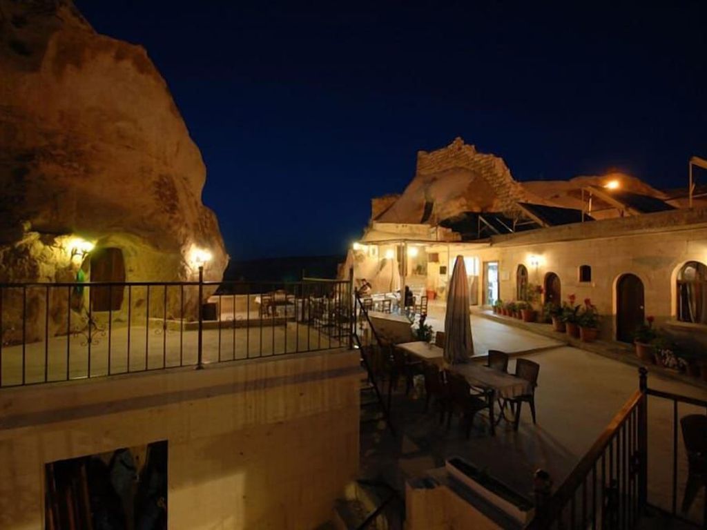 Arif Cave Hotel