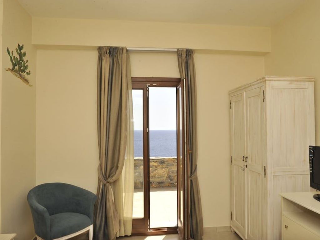 Porto Mani Suites