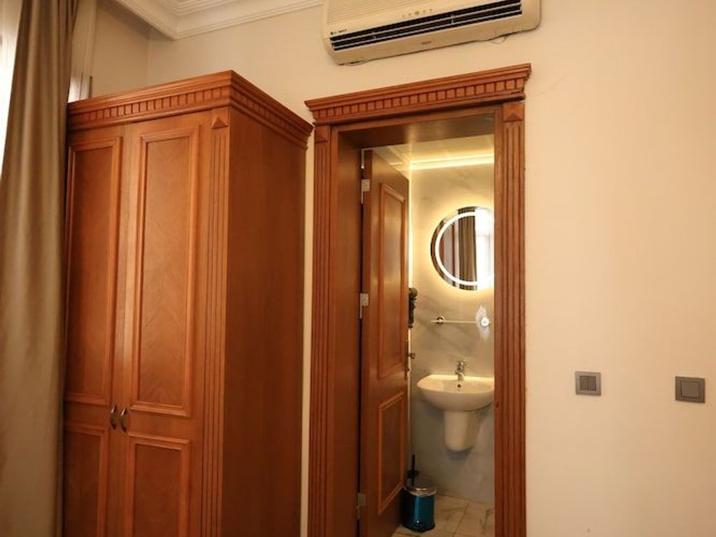 Hotel New House