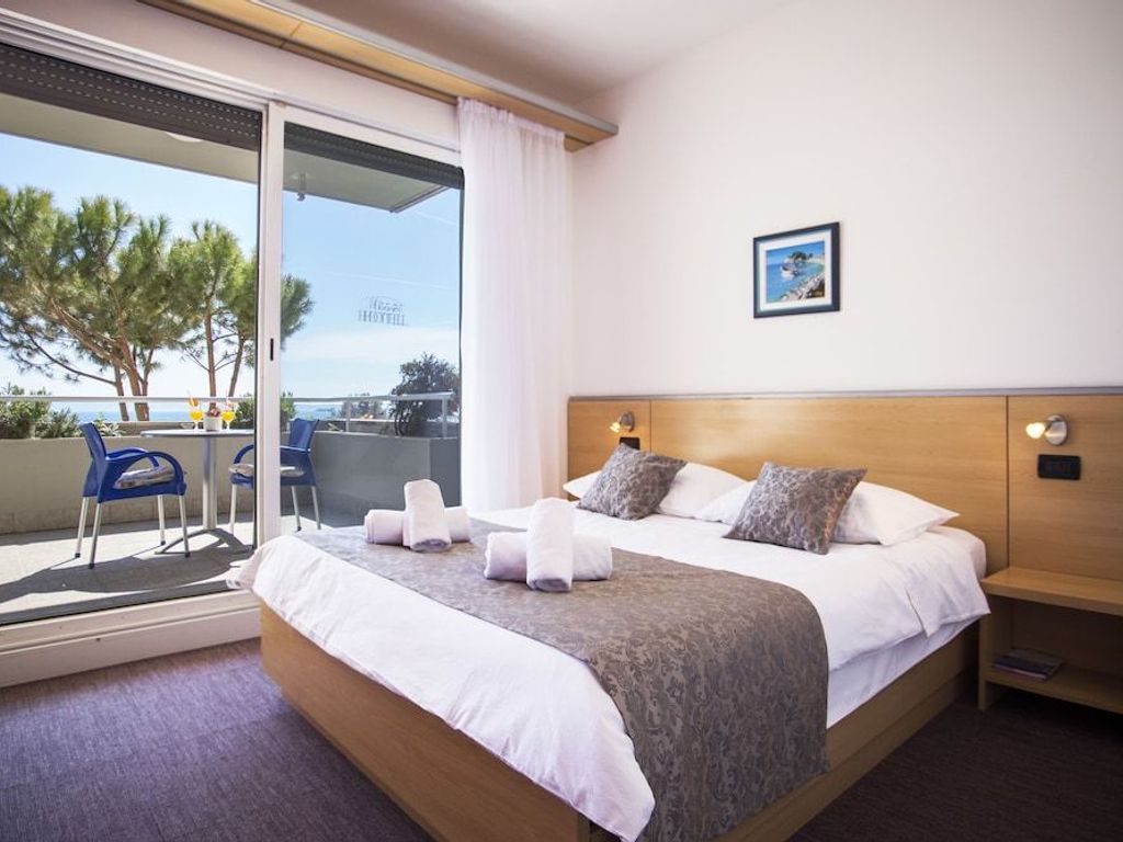 Hotel More