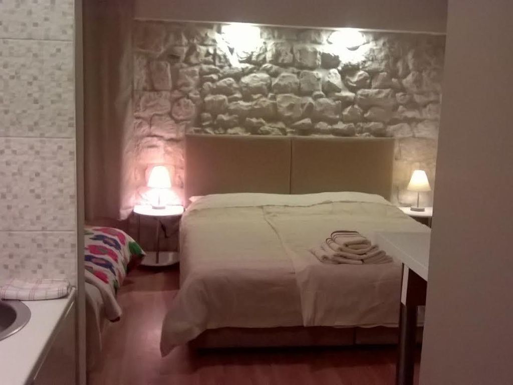 Carol Rooms Guesthouse