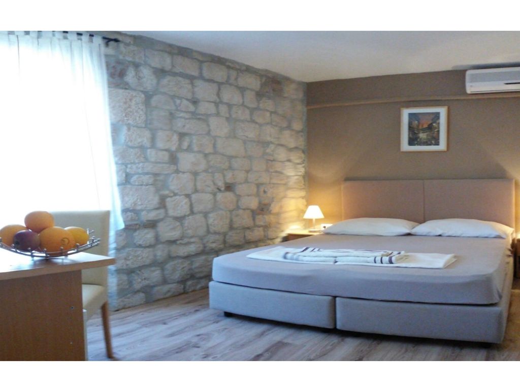 Carol Rooms Guesthouse