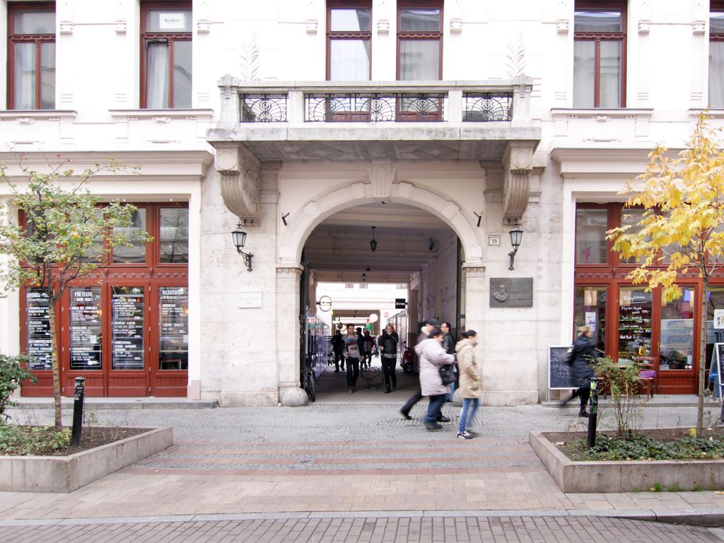 Hotel Gozsdu Court