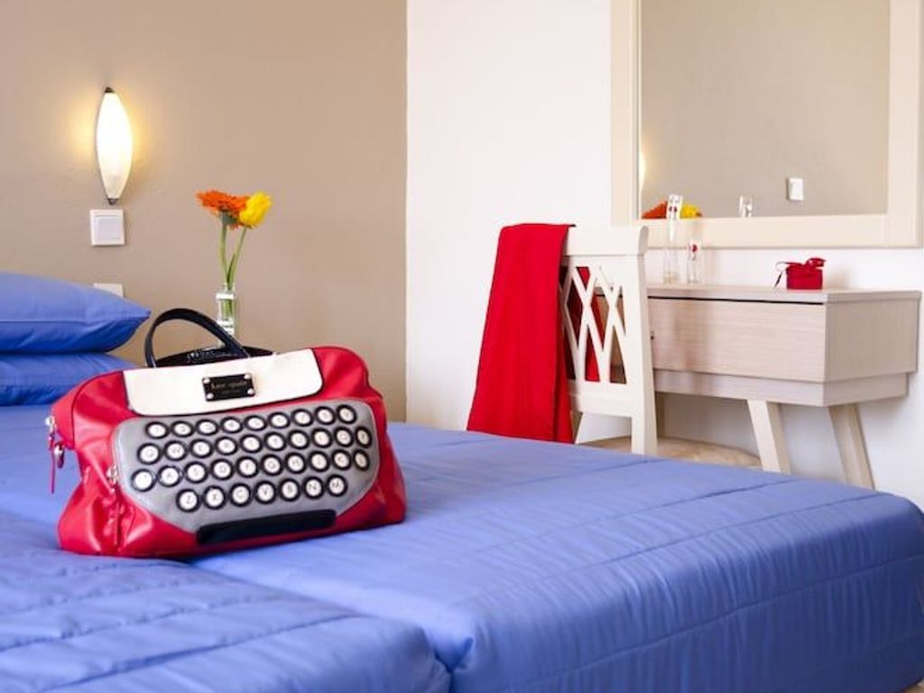 Stratos Hotel