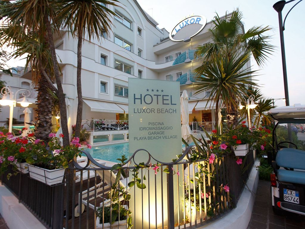 Hotel Luxor Beach