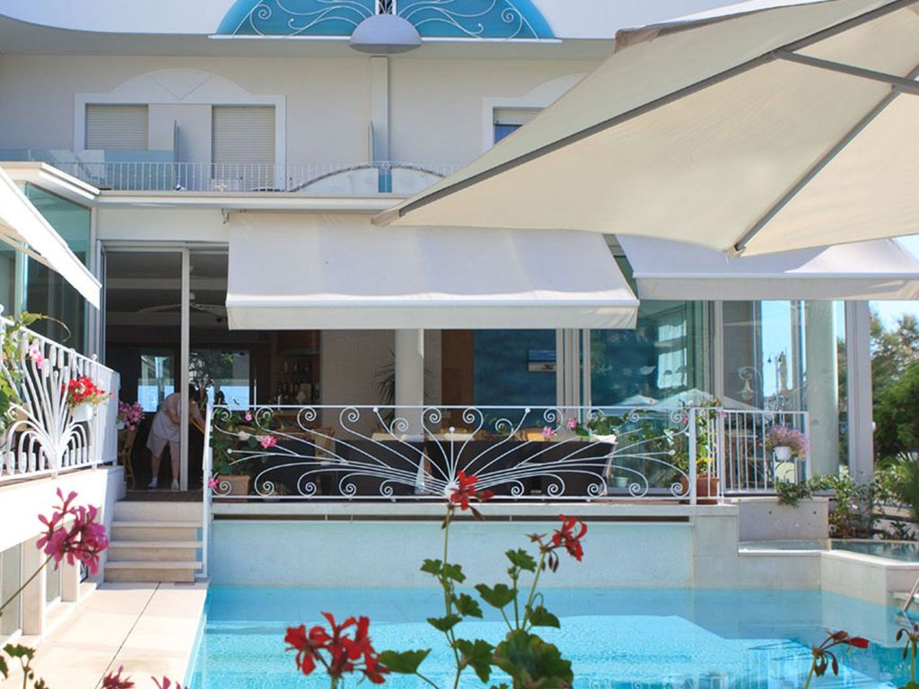 Hotel Luxor Beach